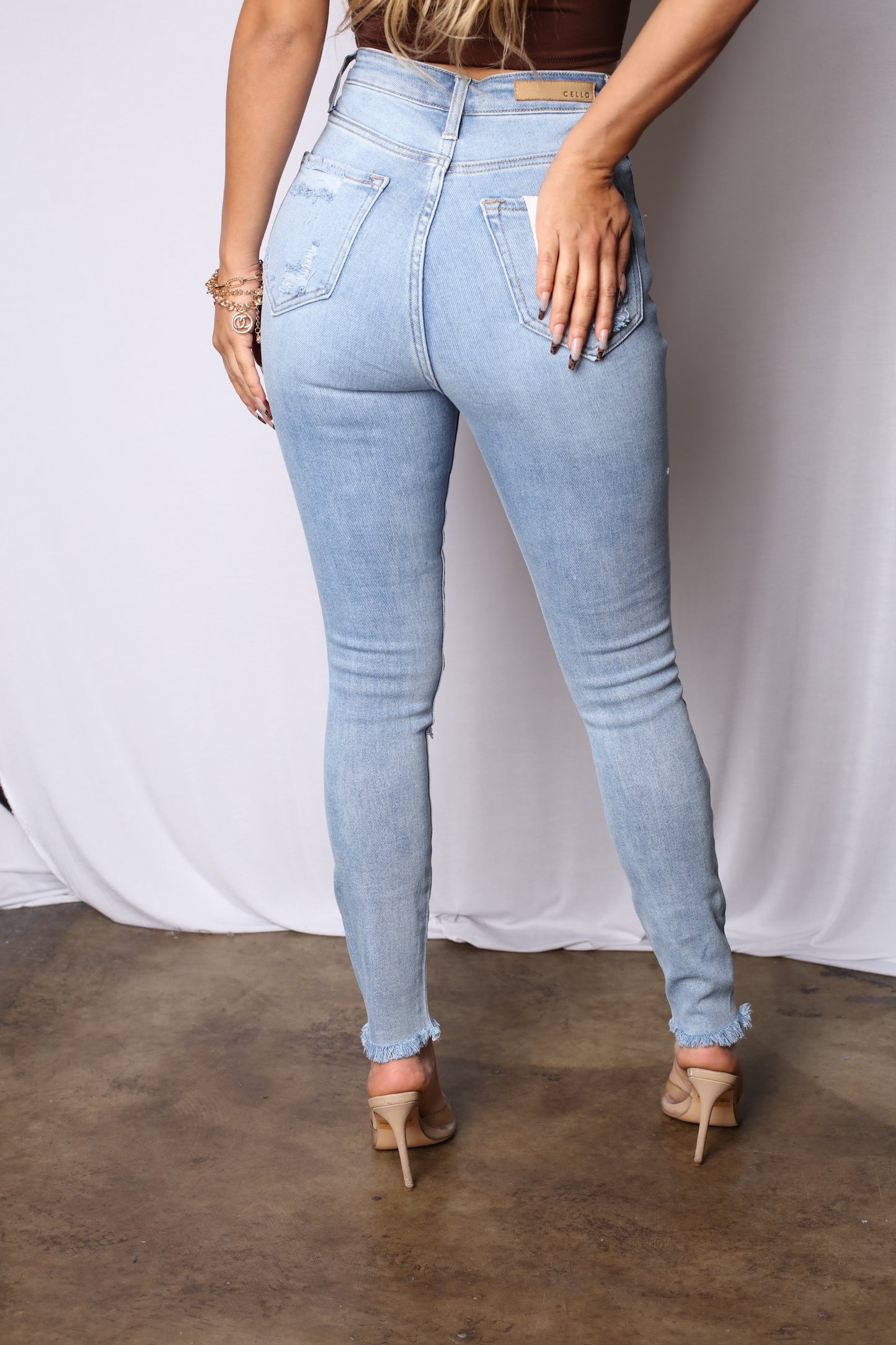 Distressed Perfect Fit Skinny Jeans